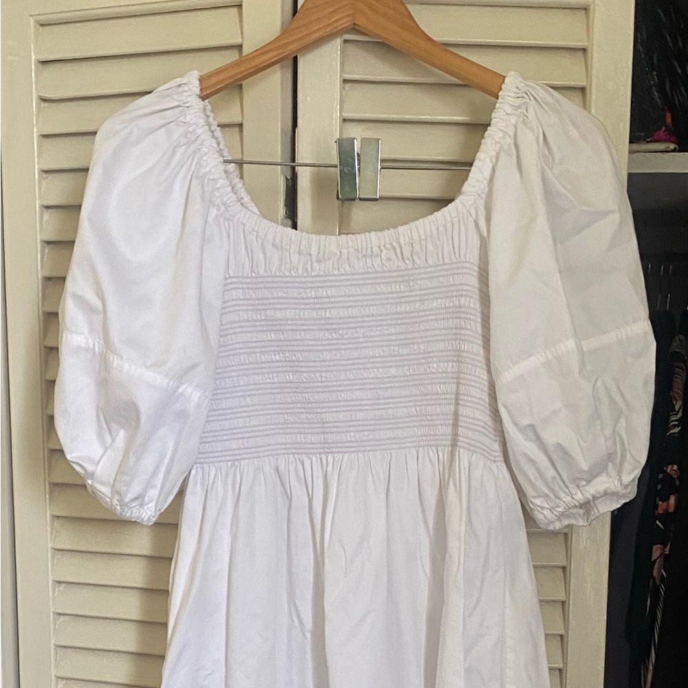 La Linge white nap dress. Size small. Excellent condition.